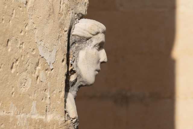 Lecce, la leggenda della "faccina": quel mascherone che racconta di un amore finito in tragedia